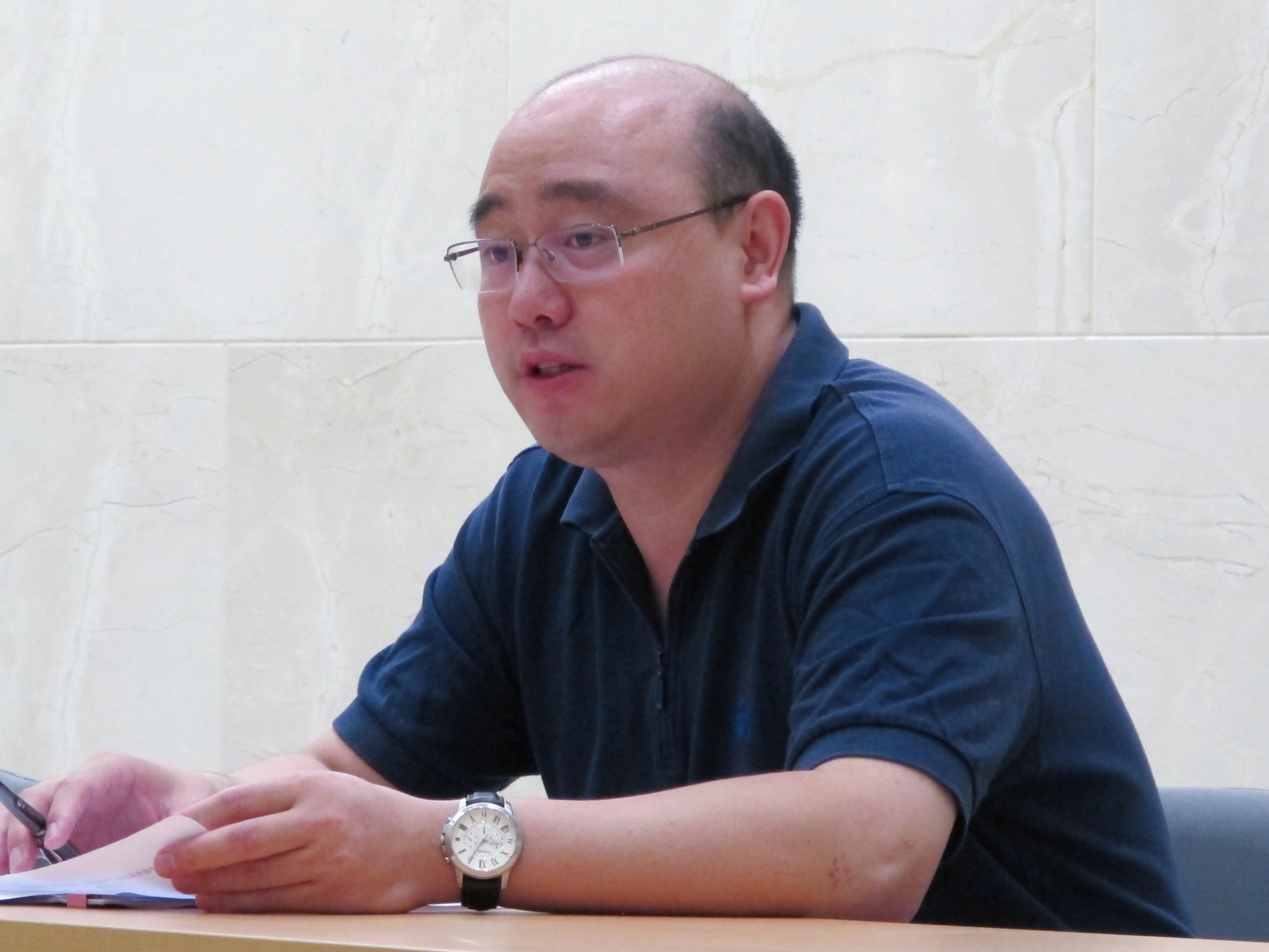 胡俊介绍基金会主题教育工作方案