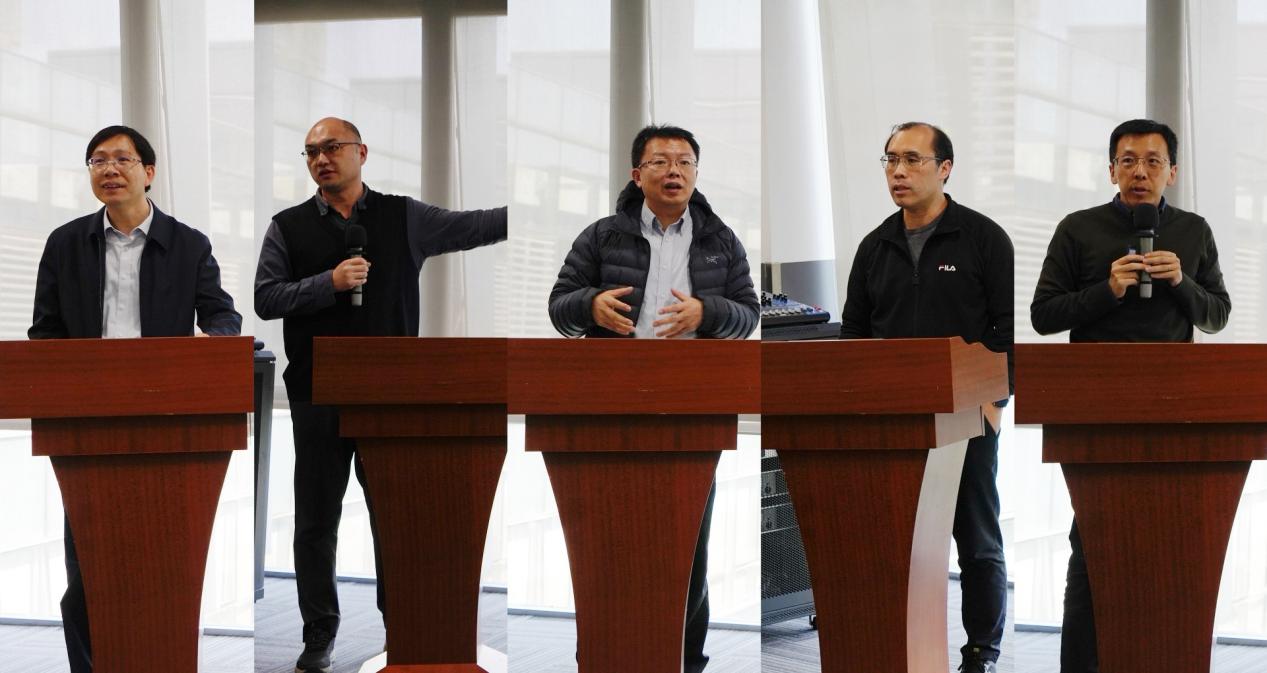 交流研讨(从左至右依次为:刘永,袁文平,崔斌,谢涛,梁云)交流研讨(从左